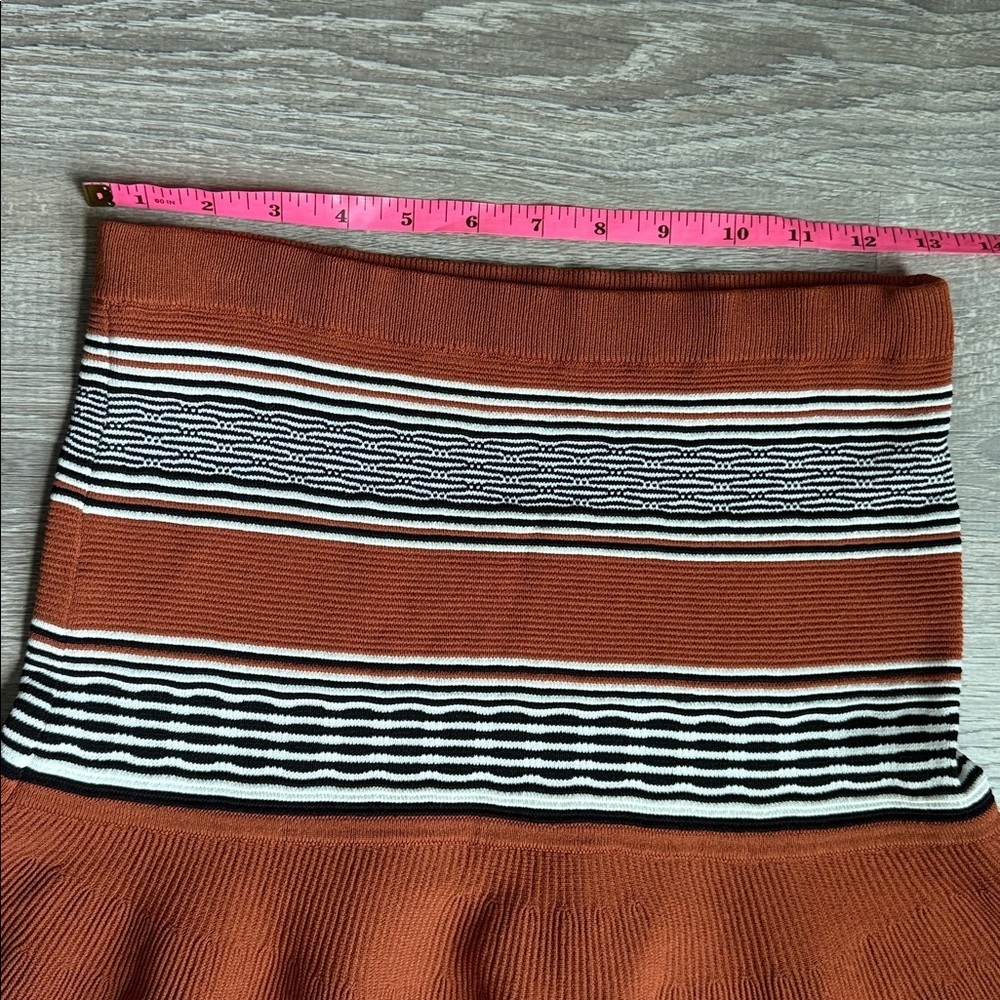 Sandro Jupe Jella Striped Ribbed Mini Skirt with a ruffle hem in brown - Picture 3 of 9